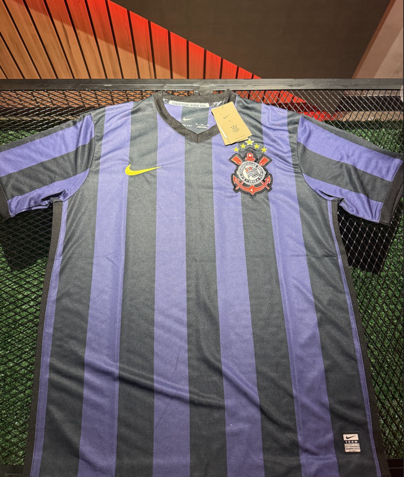 Camisa Corinthians II Retrô 08/09 Torcedor Nike Masculina - Preta e roxa